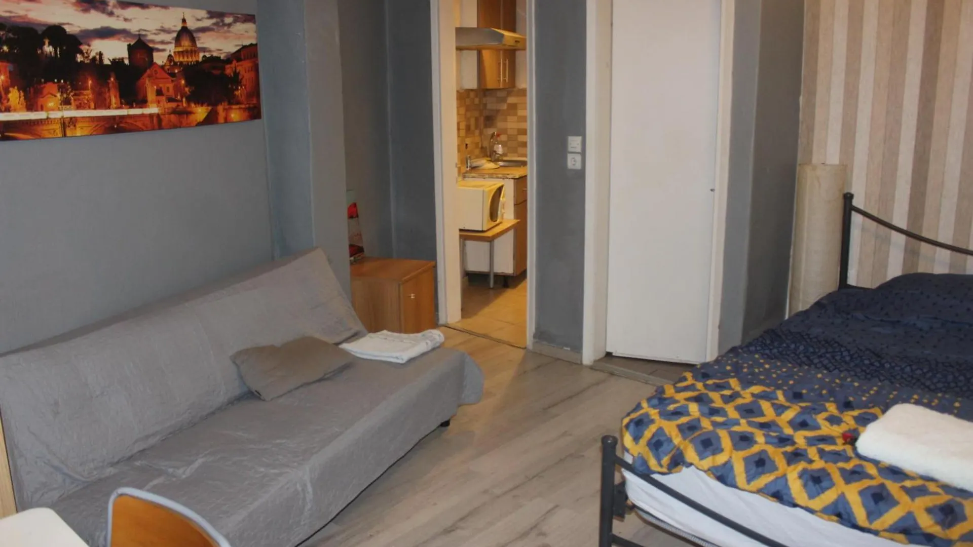 Remarkable 1-Bed Apartment In Thessaloníki 0*,
